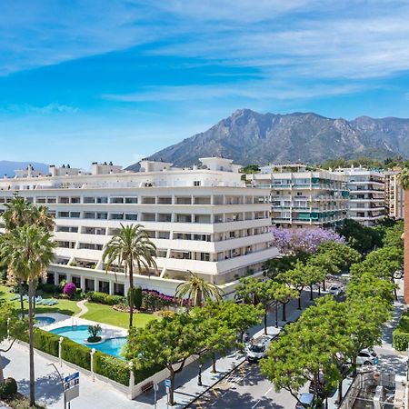 Beach Front Apartment With Pool Marbella Exterior photo