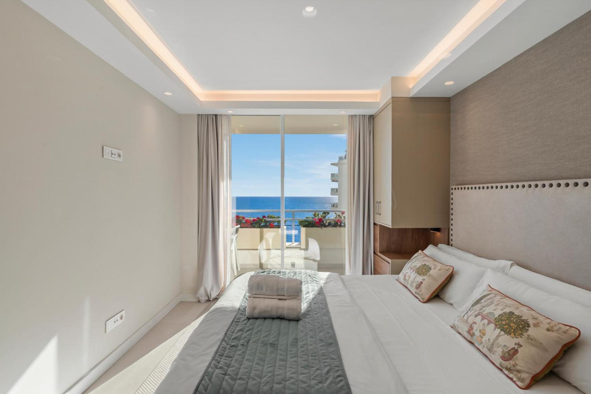 Beach Front Apartment With Pool Marbella Exterior photo