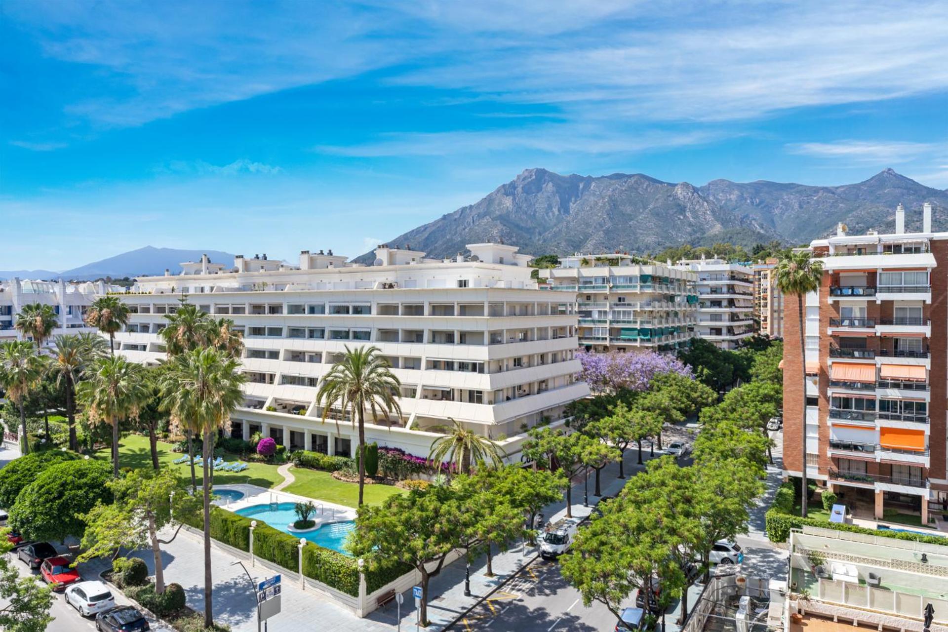 Beach Front Apartment With Pool Marbella Exterior photo